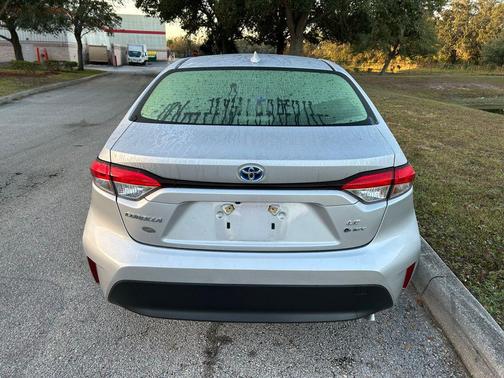 2025 Toyota Corolla Hybrid SE
