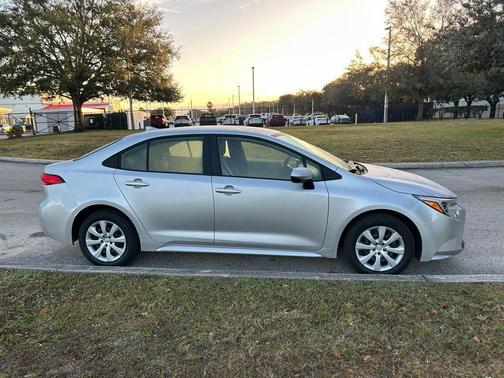 2025 Toyota Corolla Hybrid SE