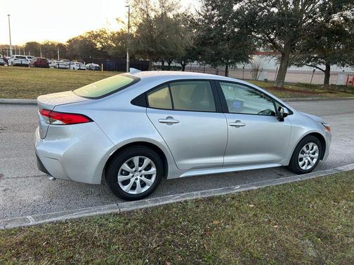 2025 Toyota Corolla Hybrid SE