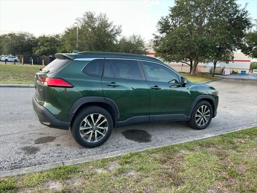 2022 Toyota Corolla Cross XLE