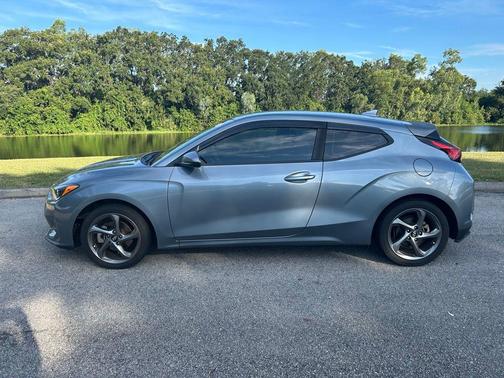 2019 Hyundai Veloster 2