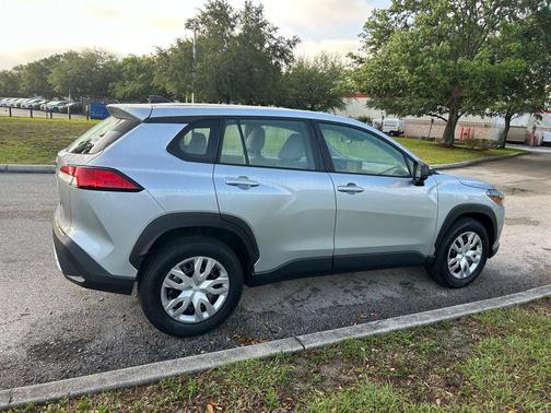 Sonic Silver 2025 Toyota Corolla Cross L