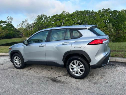 Sonic Silver 2025 Toyota Corolla Cross L