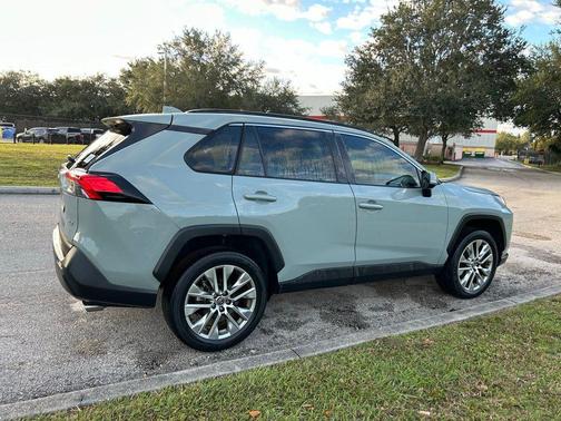 2022 Toyota RAV4 XLE Premium