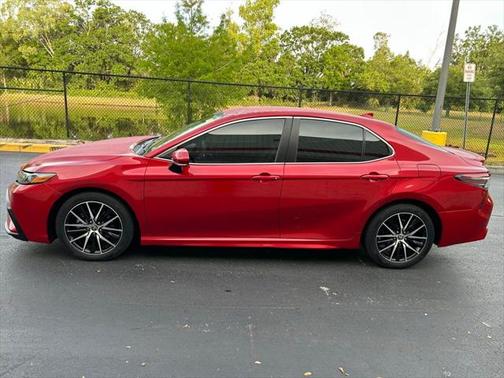 2022 Toyota Camry SE