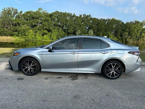 Celestial Silver Metallic 2024 Toyota Camry SE