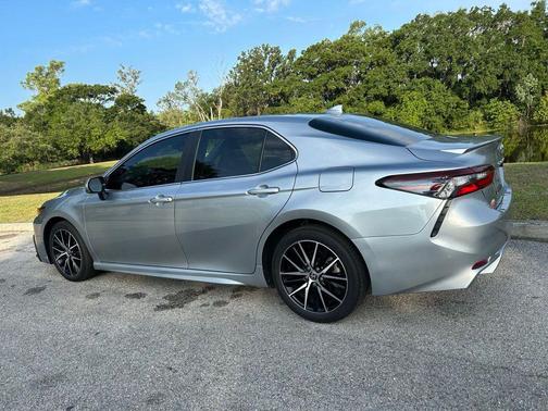 Celestial Silver Metallic 2024 Toyota Camry SE