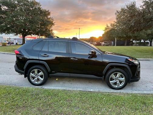 2019 Toyota RAV4 Hybrid Limited