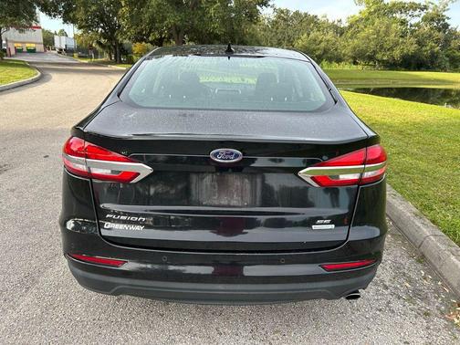 2020 Ford Fusion SE