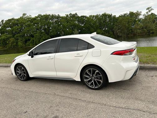 Super White 2021 Toyota Corolla SE