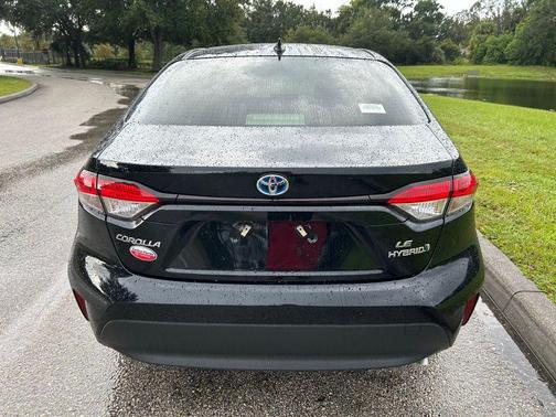 2024 Toyota Corolla Hybrid LE