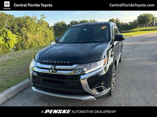 Labrador Black Metallic 2018 Mitsubishi Outlander LE