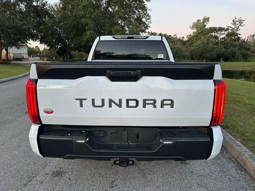 2024 Toyota Tundra SR5