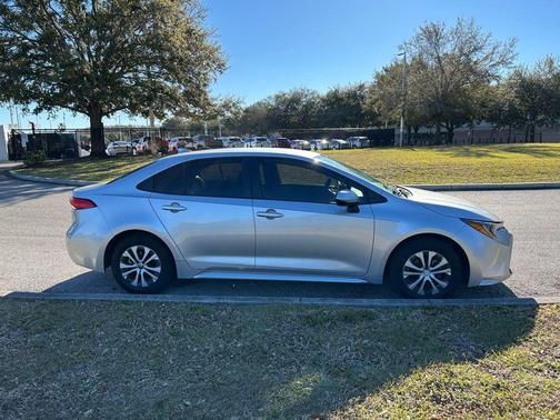 2022 Toyota Corolla Hybrid SE