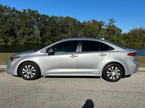 2022 Toyota Corolla Hybrid SE
