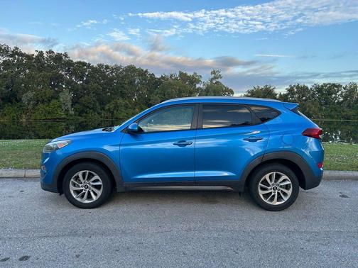 2016 Hyundai TUCSON SE
