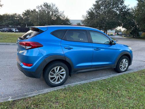 2016 Hyundai TUCSON SE
