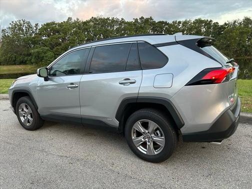 2025 Toyota RAV4 Hybrid XLE
