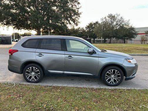 2018 Mitsubishi Outlander SE
