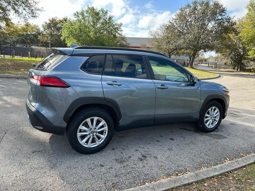 2023 Toyota Corolla Cross LE