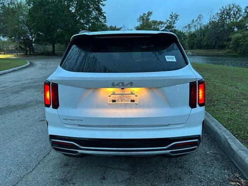 2023 Kia Sorento S