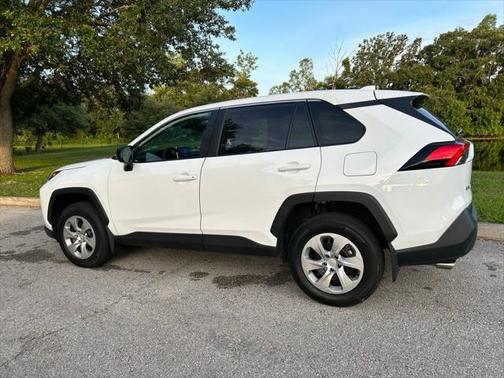2025 Toyota RAV4 LE