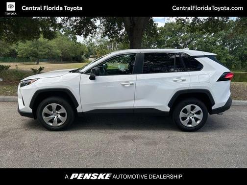 2023 Toyota RAV4 LE
