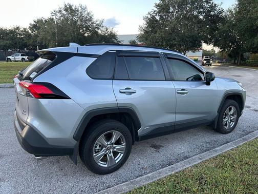 2025 Toyota RAV4 Hybrid LE