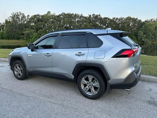 2025 Toyota RAV4 Hybrid LE