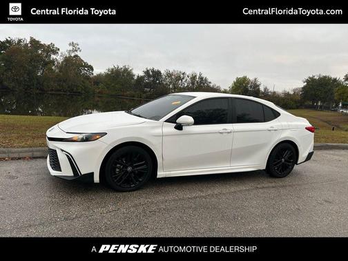 2025 Toyota Camry SE