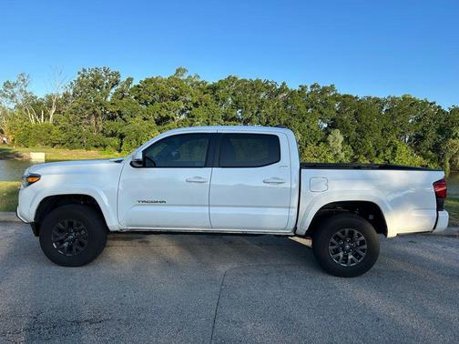 Ice Cap 2023 Toyota Tacoma SR5