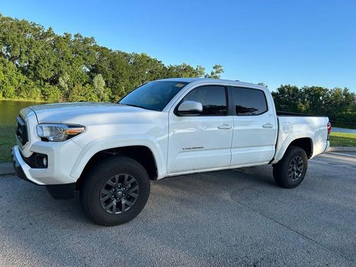 Ice Cap 2023 Toyota Tacoma SR5