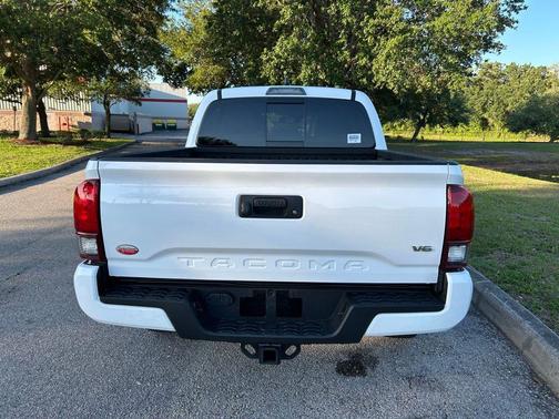 Ice Cap 2023 Toyota Tacoma SR5