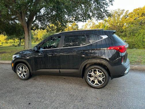 2022 Kia Seltos EX
