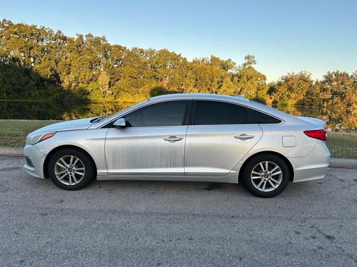 2017 Hyundai SONATA SE