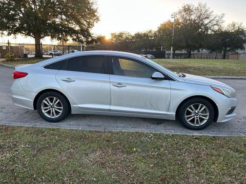 2017 Hyundai SONATA SE