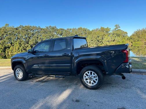 2024 Toyota Tacoma SR5