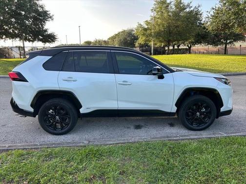2023 Toyota RAV4 Hybrid SE