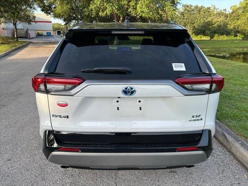 2023 Toyota RAV4 Hybrid SE