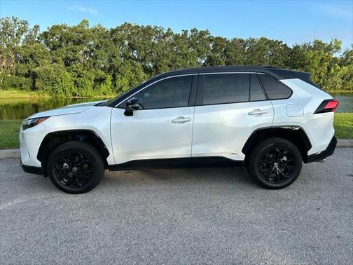 2023 Toyota RAV4 Hybrid SE