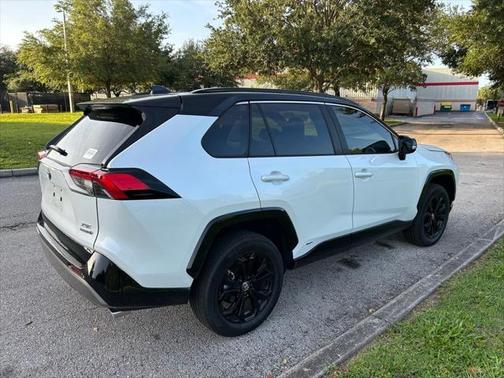 2023 Toyota RAV4 Hybrid SE