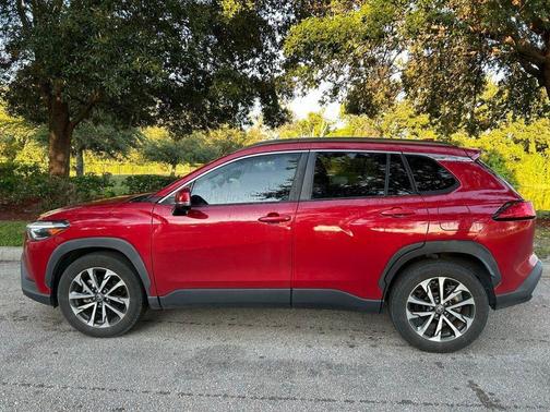 2022 Toyota Corolla Cross XLE