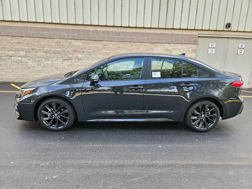 Underground 2025 Toyota Corolla SE