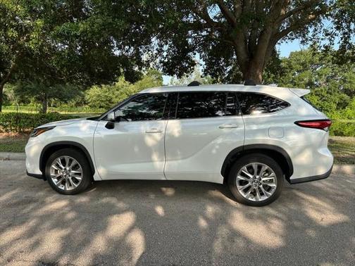 2023 Toyota Highlander Limited