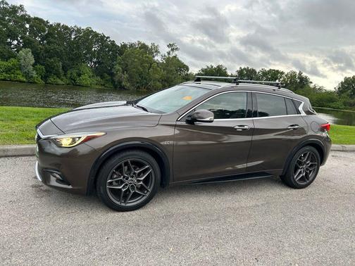 Chestnut Bronze 2017 INFINITI QX30 Premium