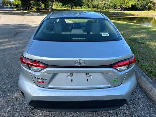 Classic Silver Metallic 2023 Toyota Corolla LE