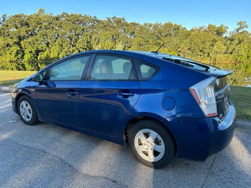 2010 Toyota Prius III