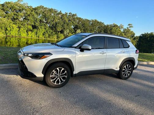 Wind Chill Pearl 2023 Toyota Corolla Hybrid SE