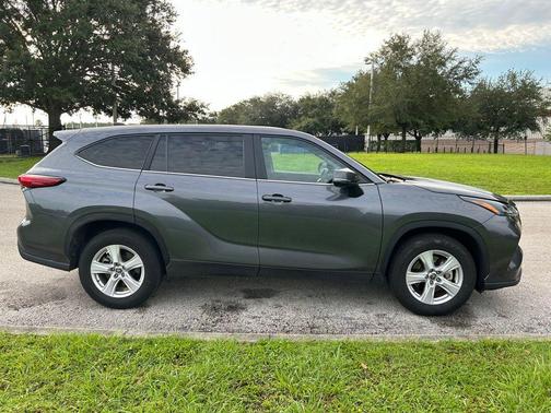 2023 Toyota Highlander Platinum