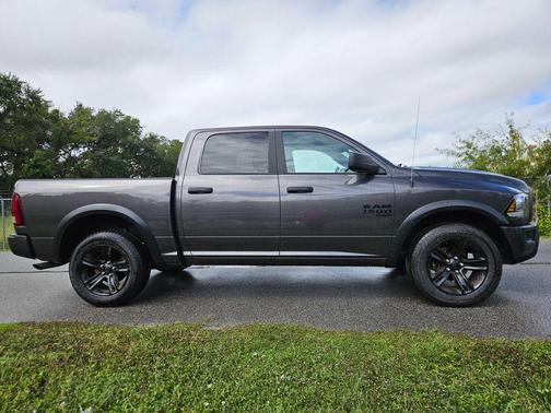 2024 RAM 1500 Classic Warlock Crew Cab 4x4 5'7' Box